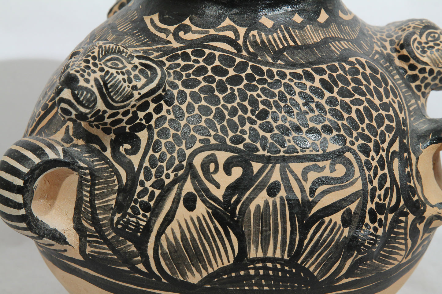 Ceramic Chiapas Vessel/Jar Pottery Mexican Folk Art Décor Jaguars
