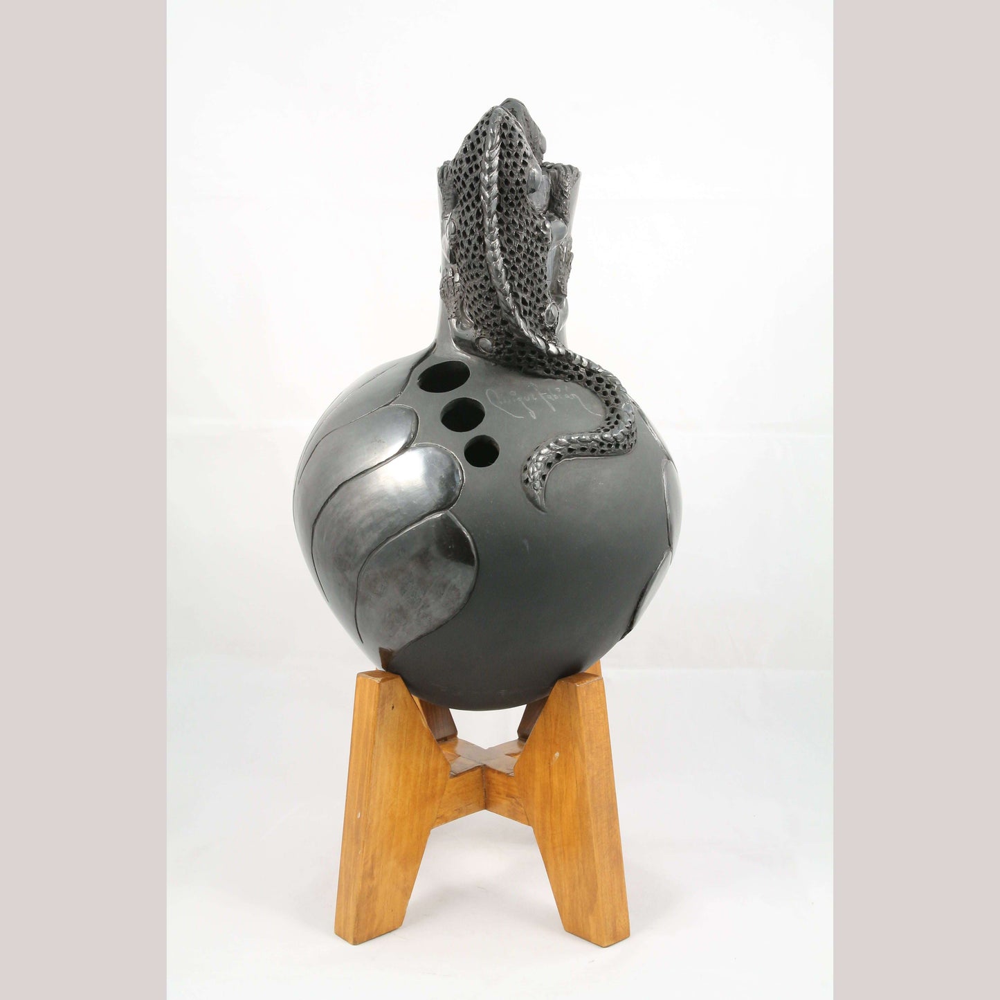 Lg Black Ceramic/Pottery Jar w 2 Iguanas Mexican Fine Folk Art Oaxaca Wood Stand