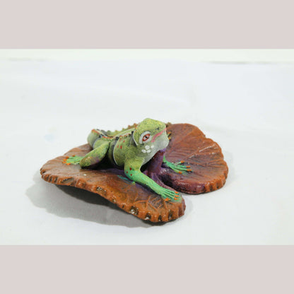 Tiny Ceramic Iguana on Leaf Mexican Folk Art Macias Family Décor Pottery